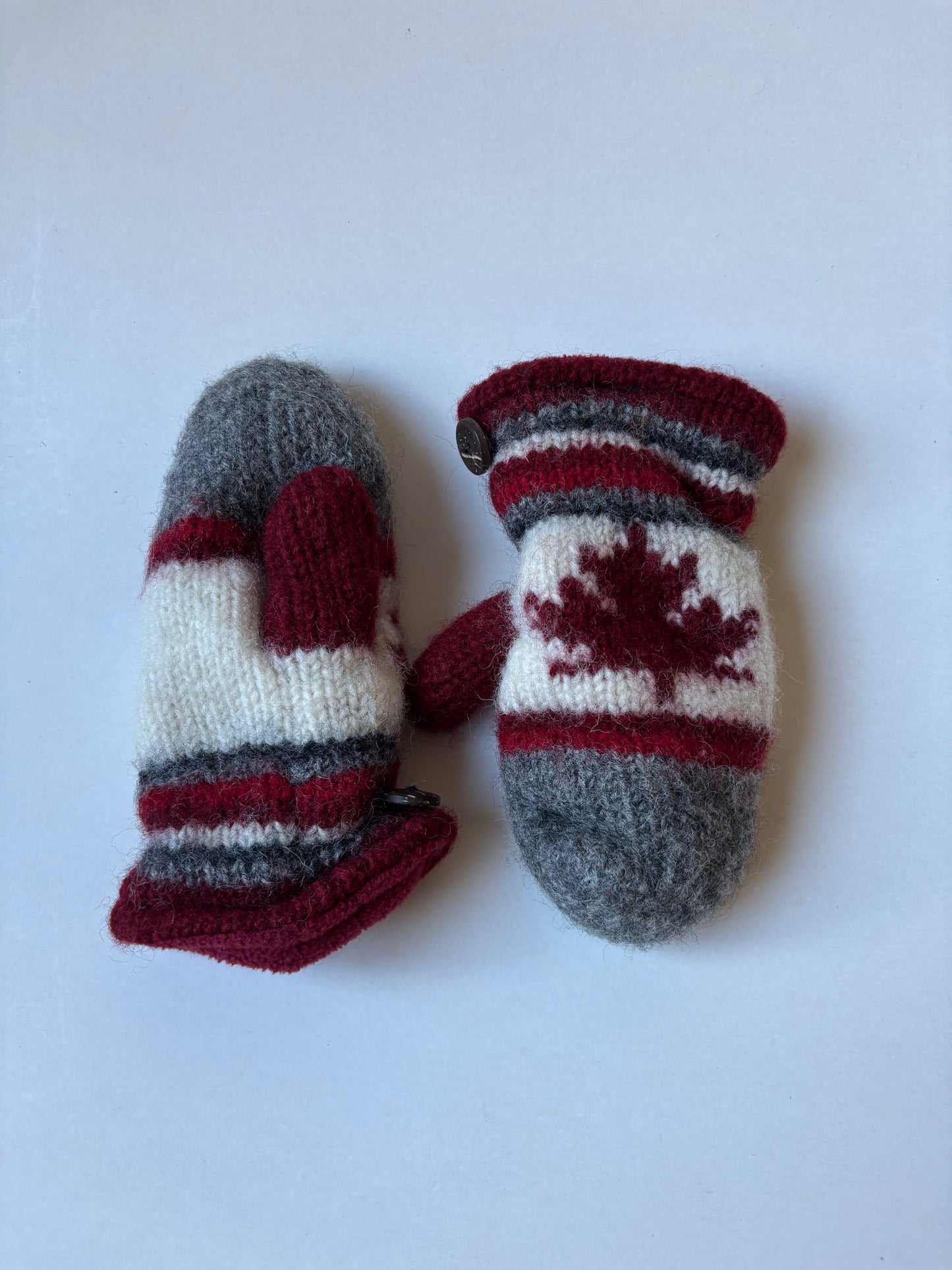 Thick Canada Mitts