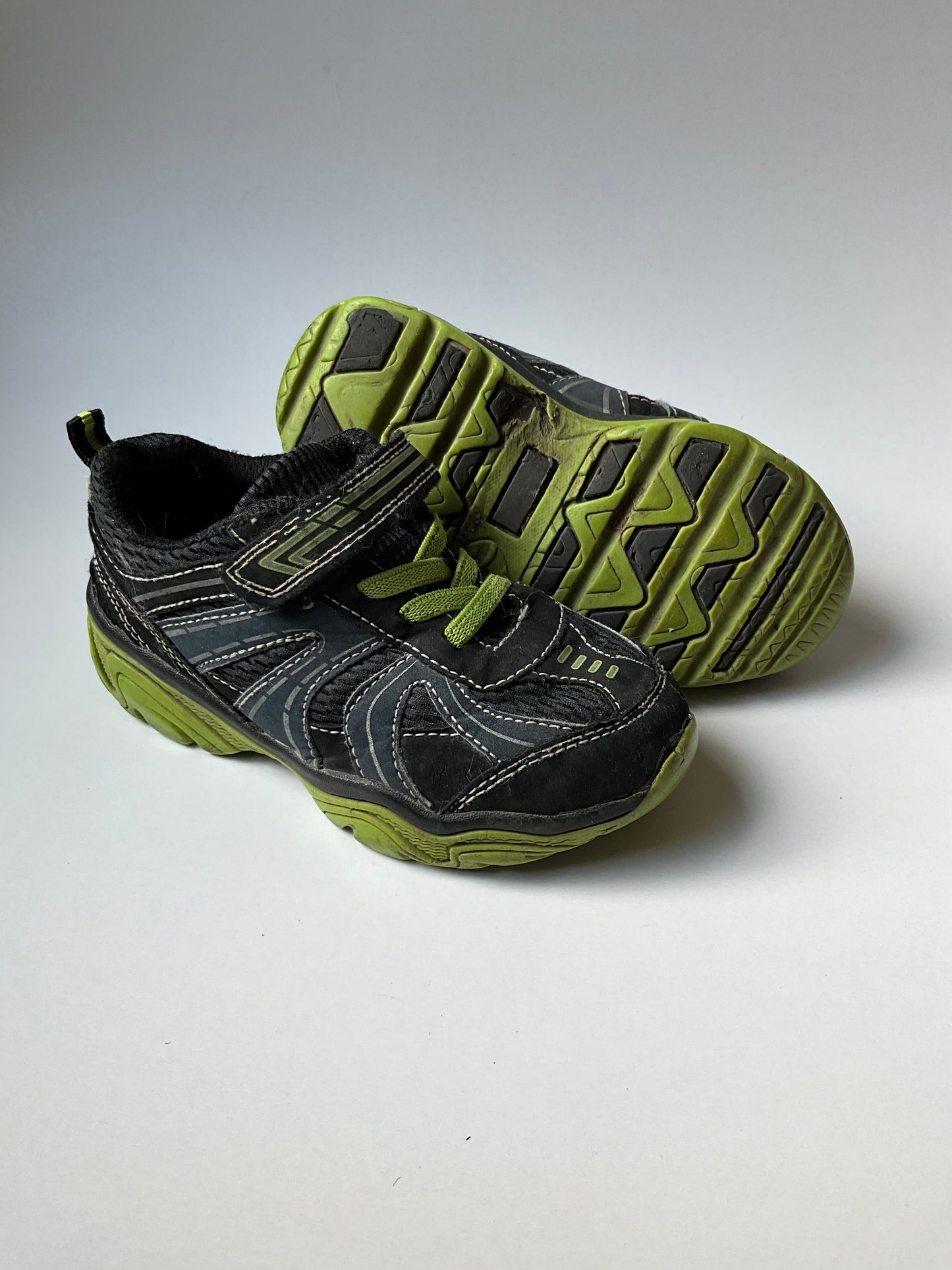 Black & Green Runners