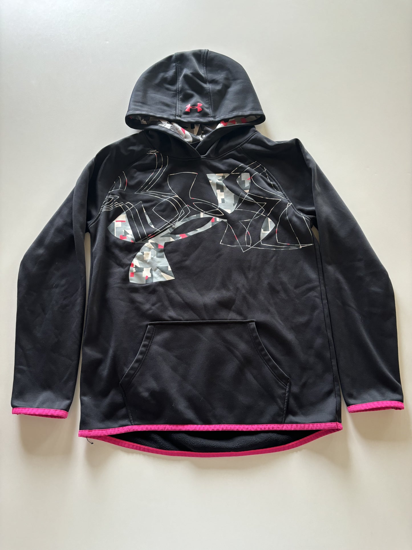 Black & Geometric Pattern UA Hoodie