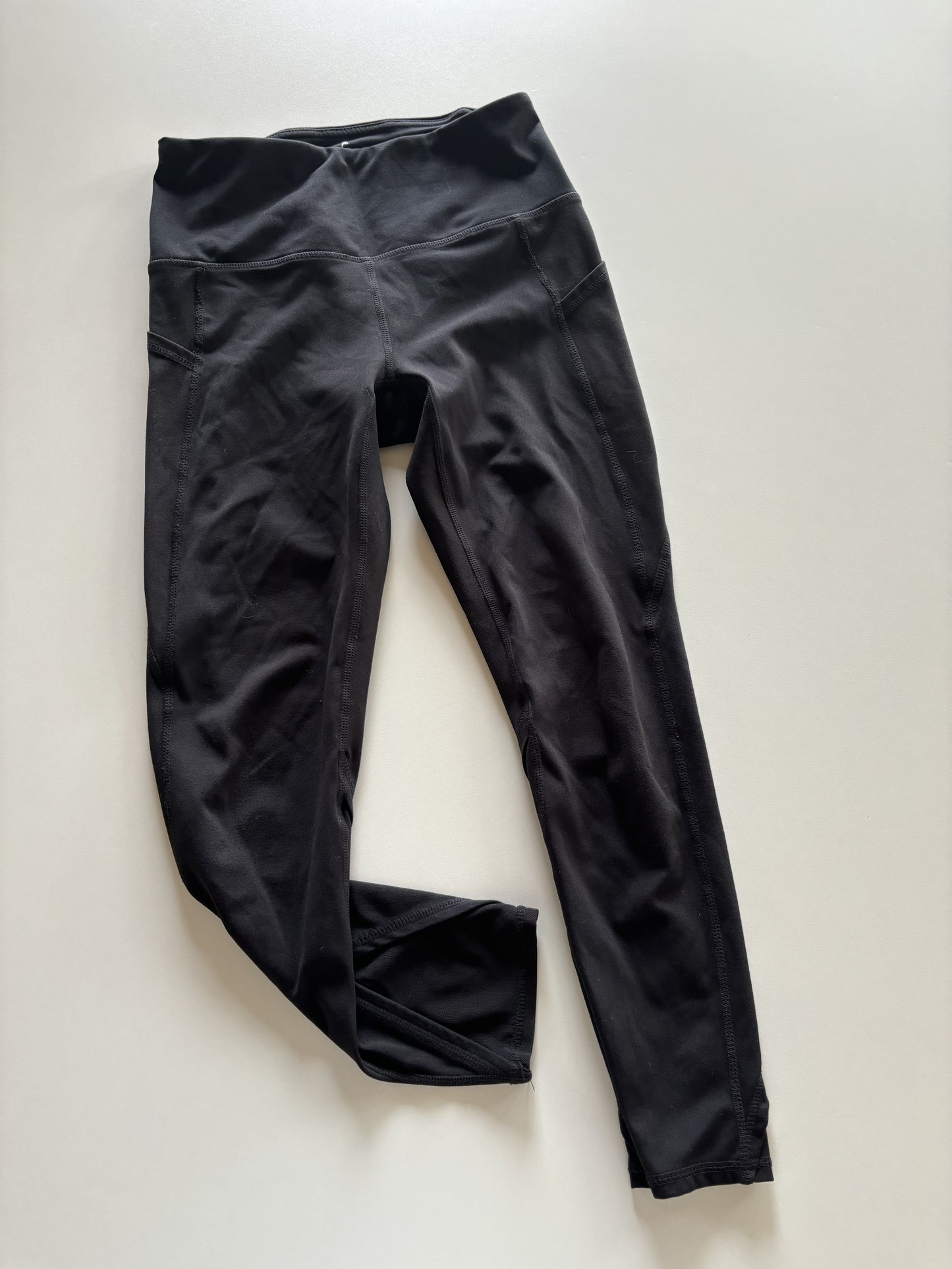 Black Athletic Crops