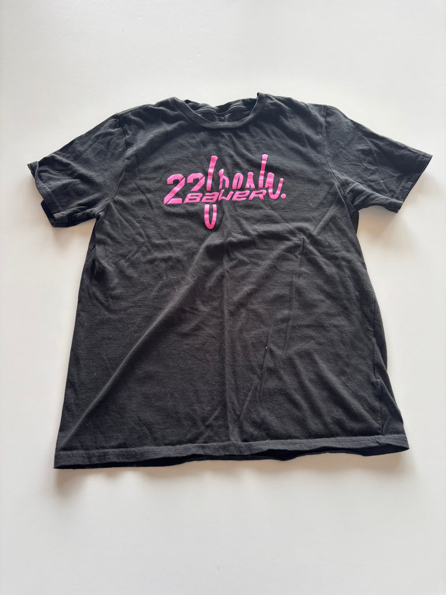 Black & Pink 22f/Bauer Tee