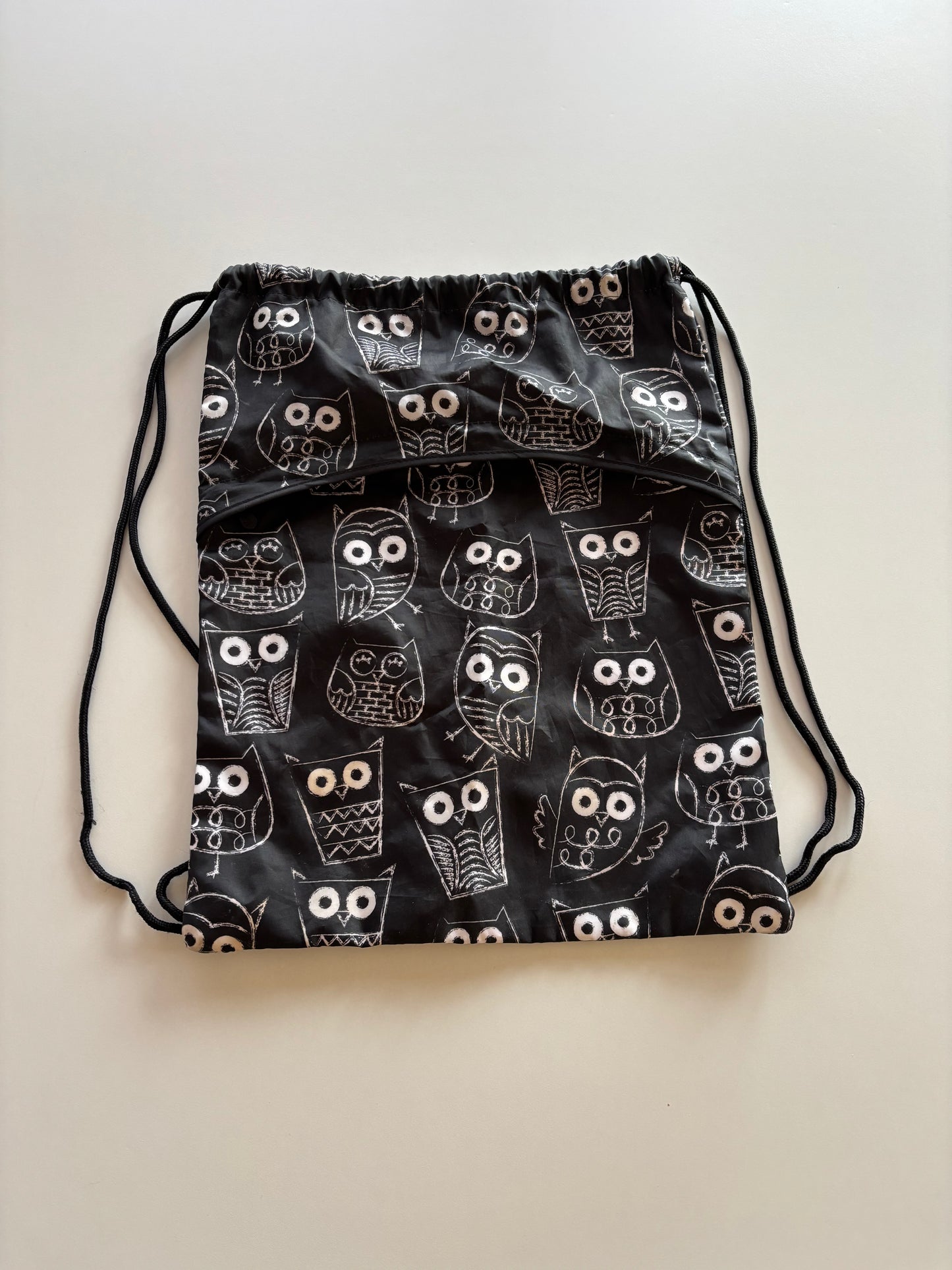 Black & White Owl Cinch Sac