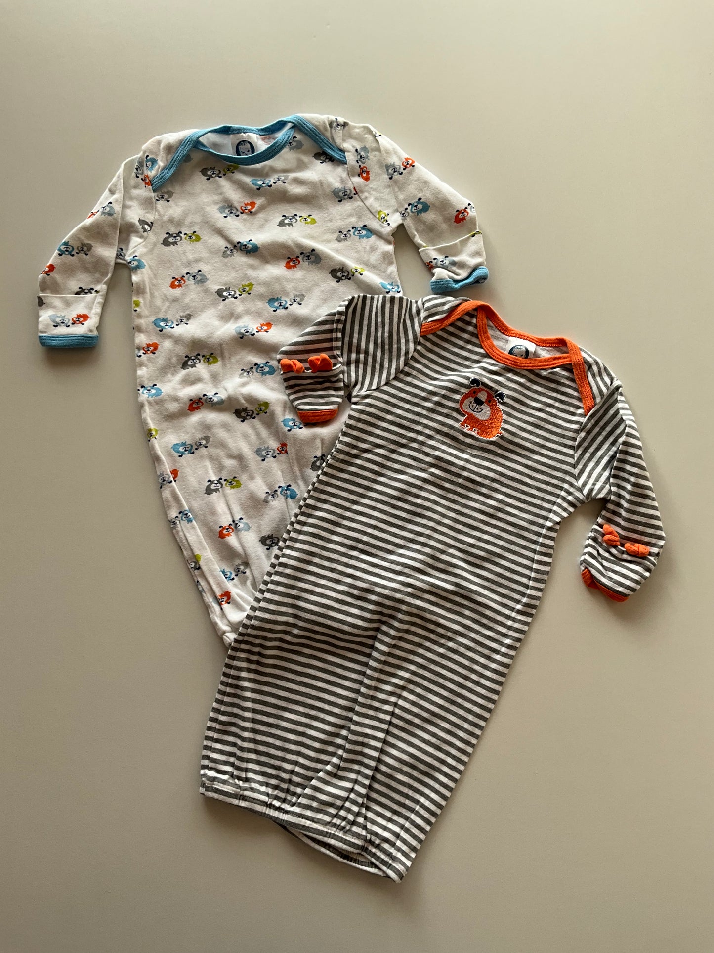 2 Sleeping Gowns