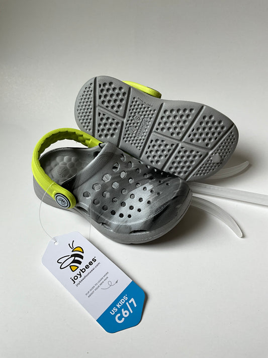 BNWT Grey Joy Bees Foam Shoes
