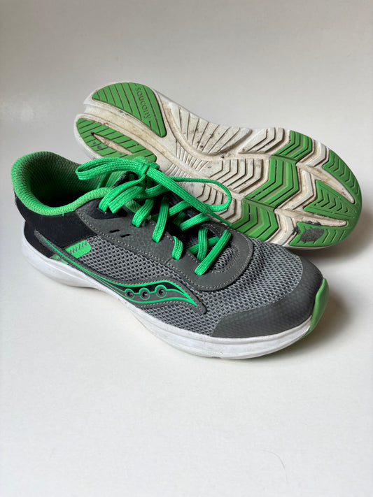 Grey & Green Runners