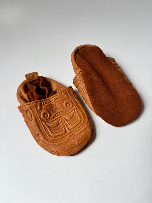 NWOT Leather First Nations Slippers