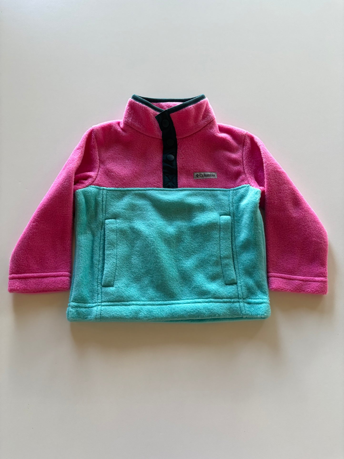 NWOT Colourblock Columbia Fleece Sweater