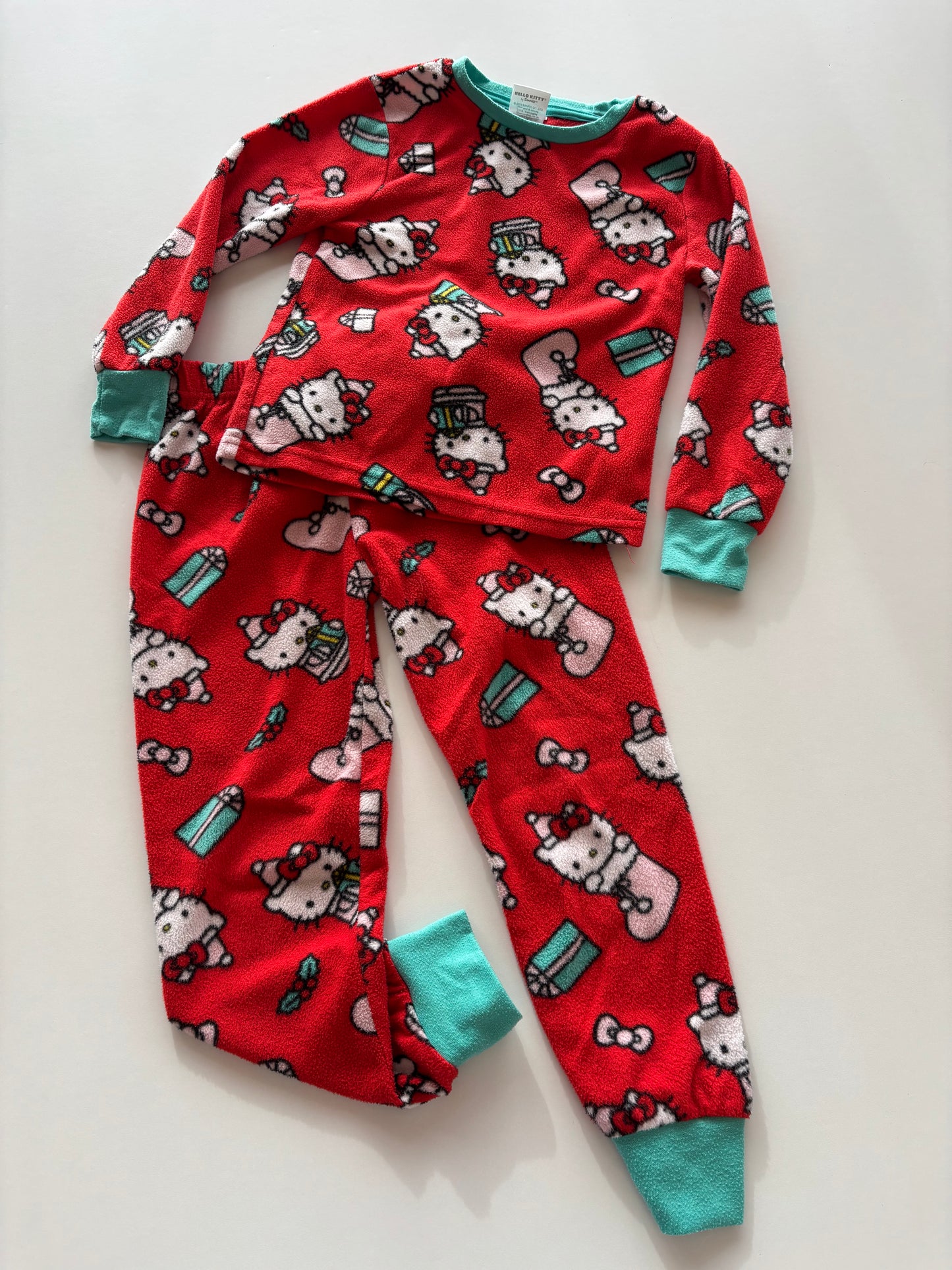2pc Hello kitty Christmas Pajamas
