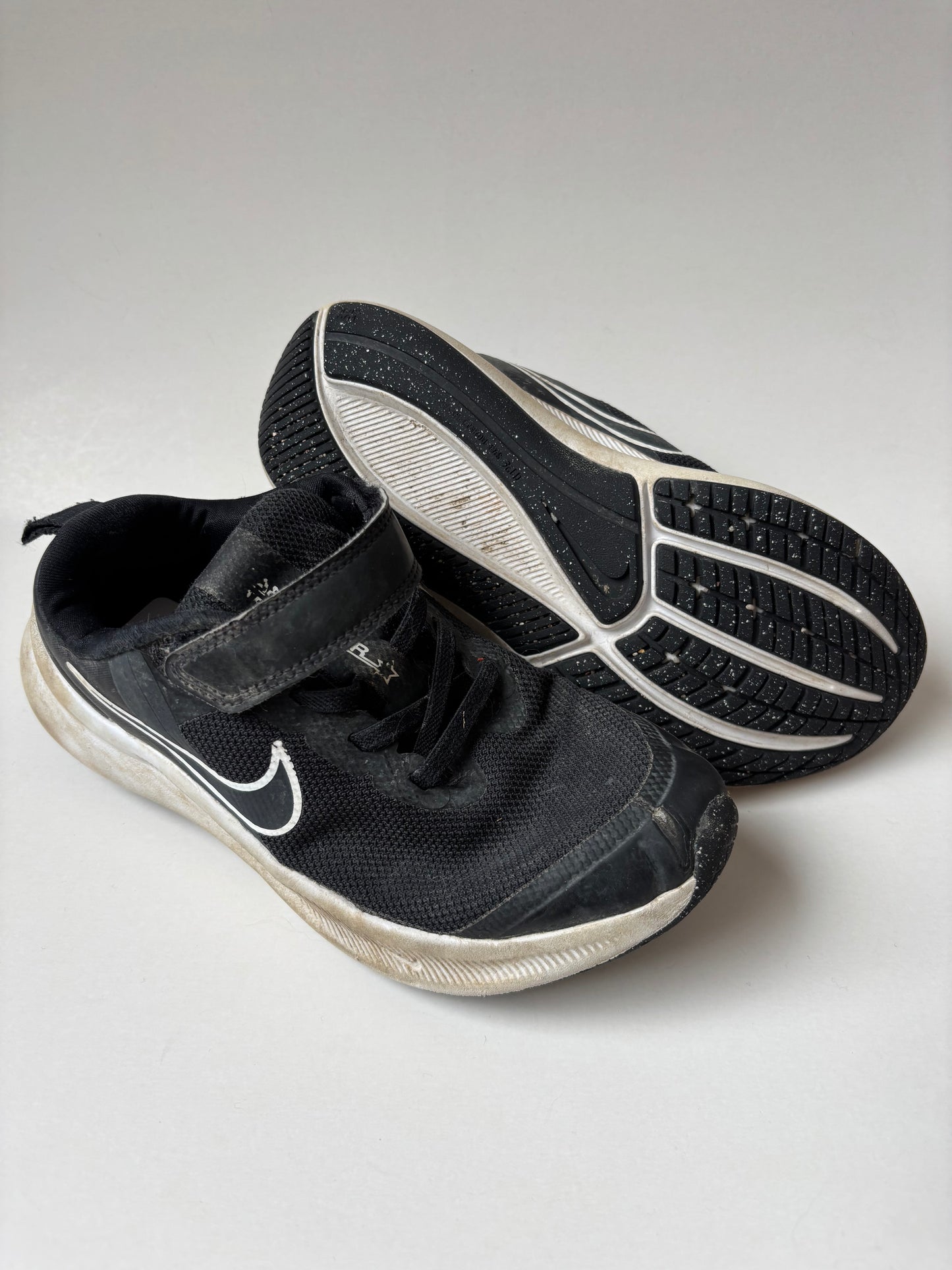 Black & White Runners
