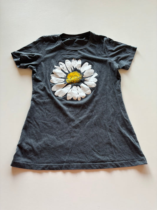 Grey Daisy Tee