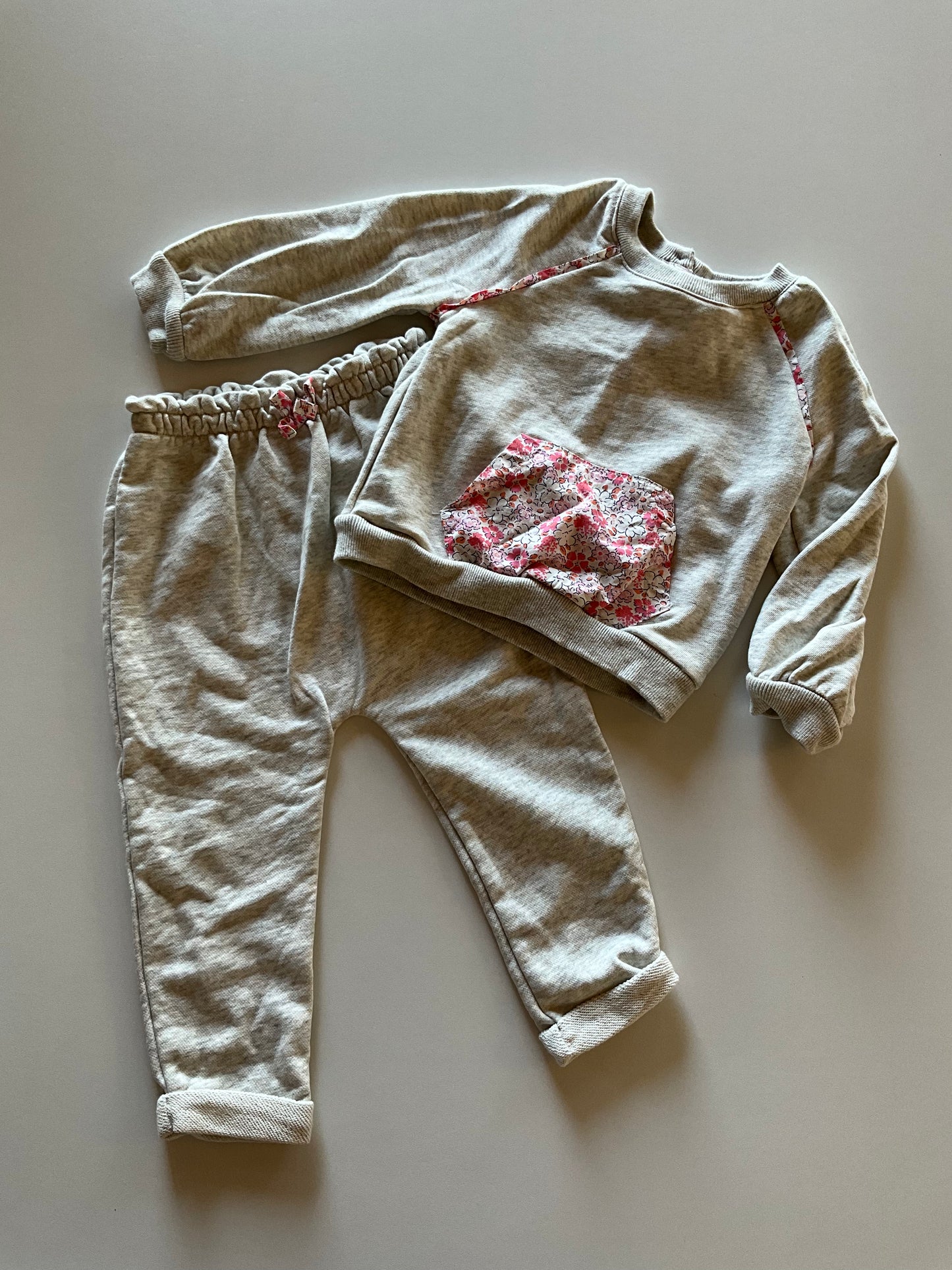 2pc Grey & Floral Lounge Set