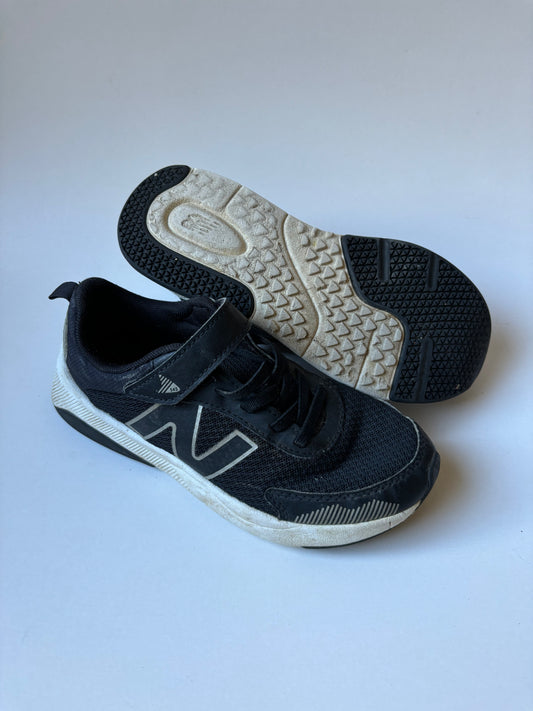 Black & White Runnign Shoes