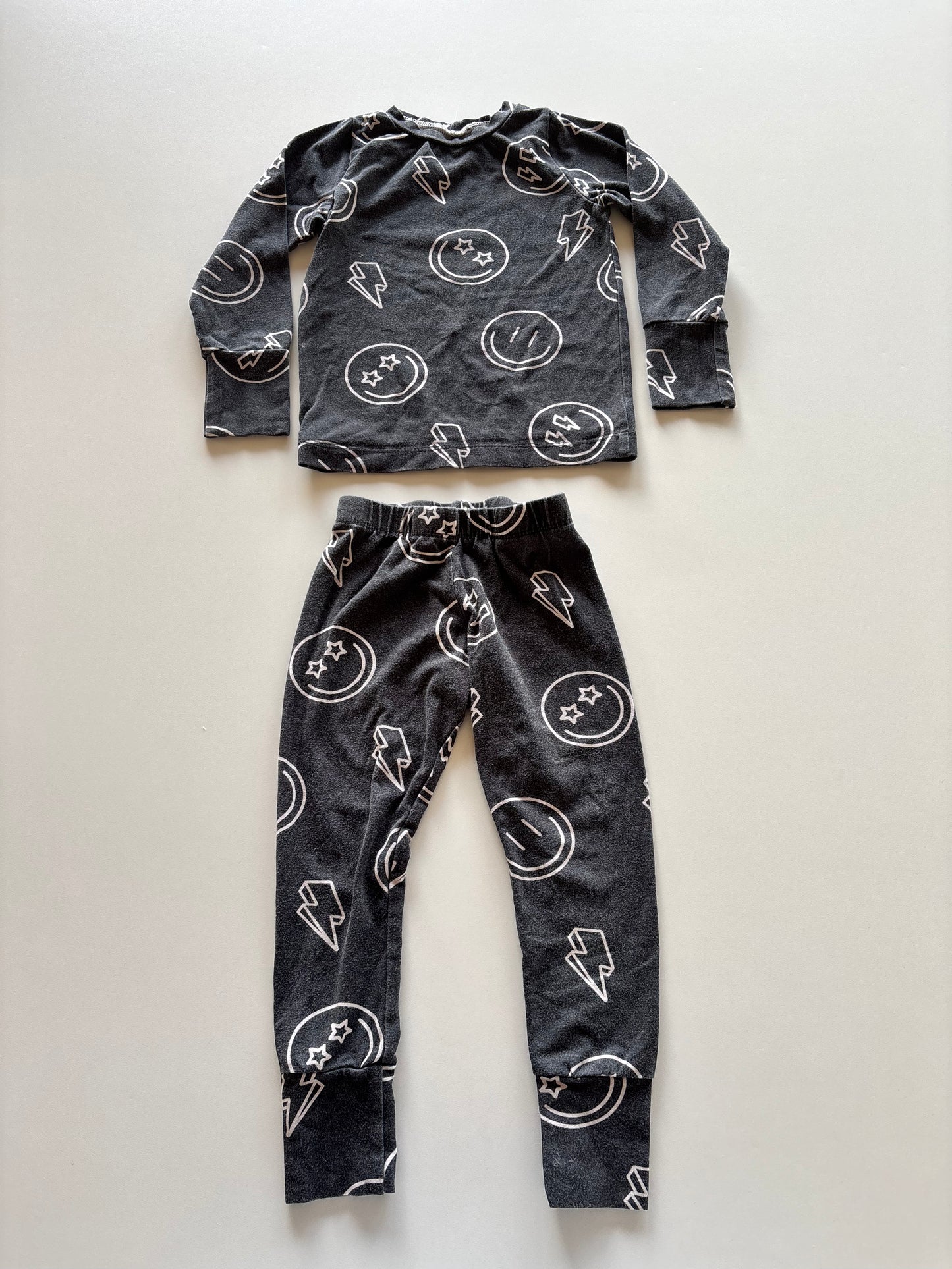 2pc Charcoal Smiley Set