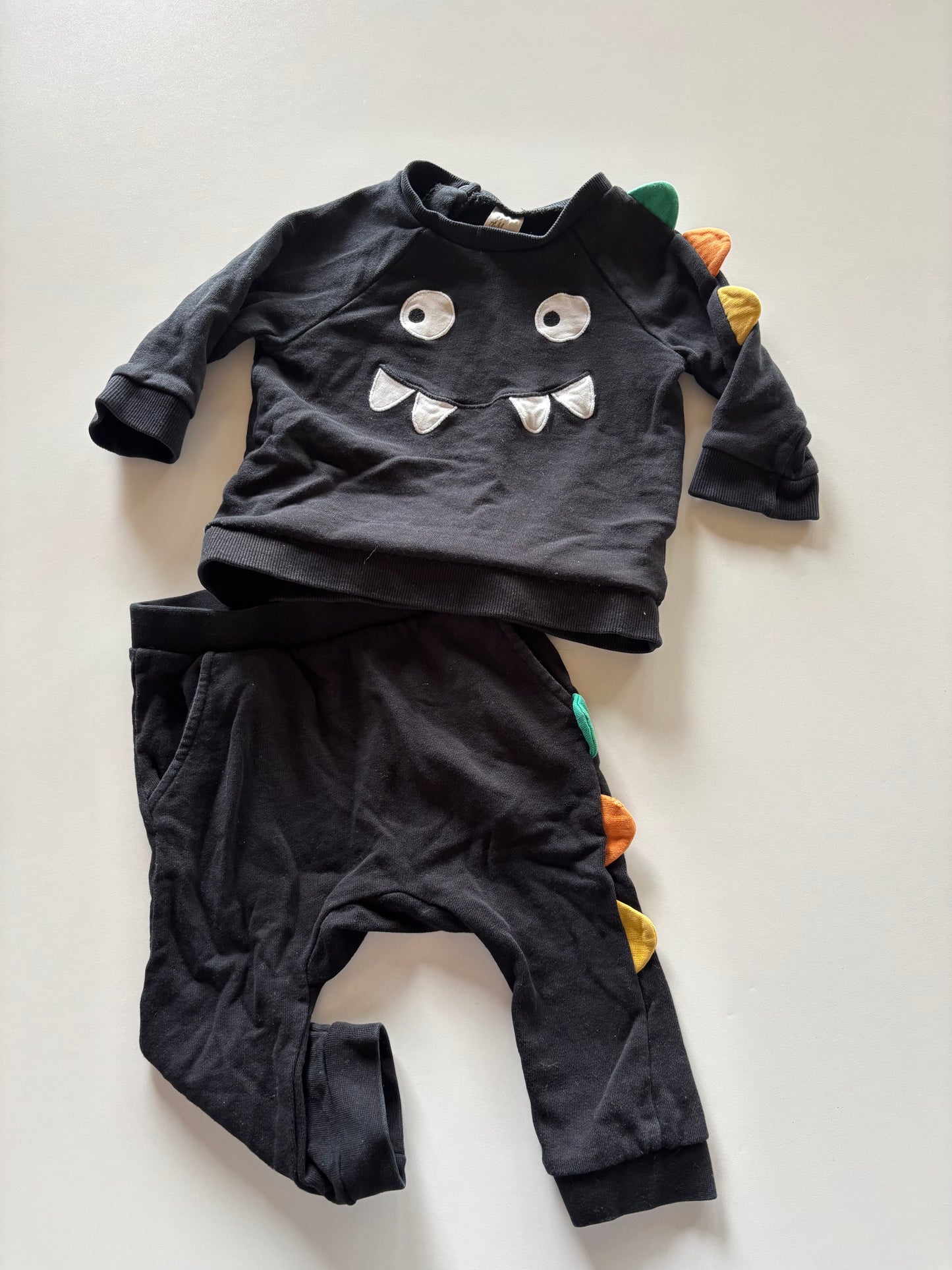 2pc Black Monster Set