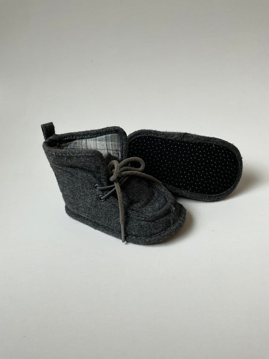 Charcoal Felt Crib Booties