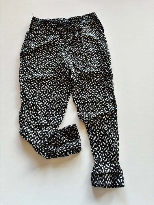 Black & White Lightweight Patterned Capris