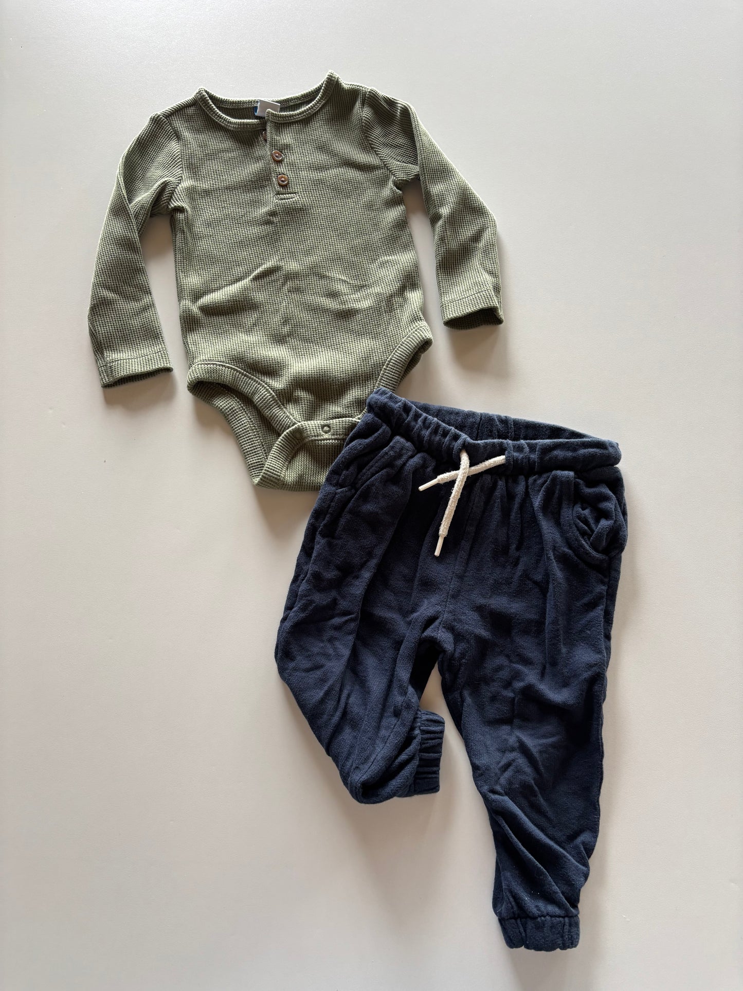 2pc Sage Waffle & Navy Set