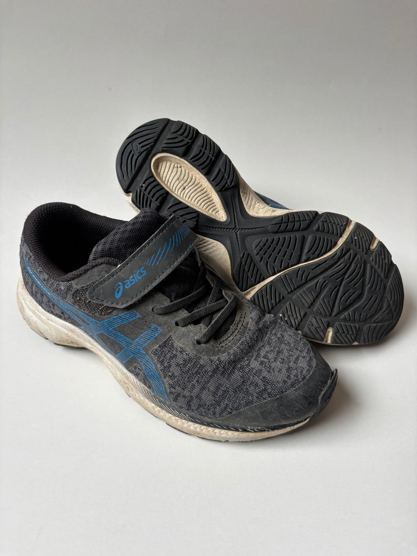 Grey & Blue Runners