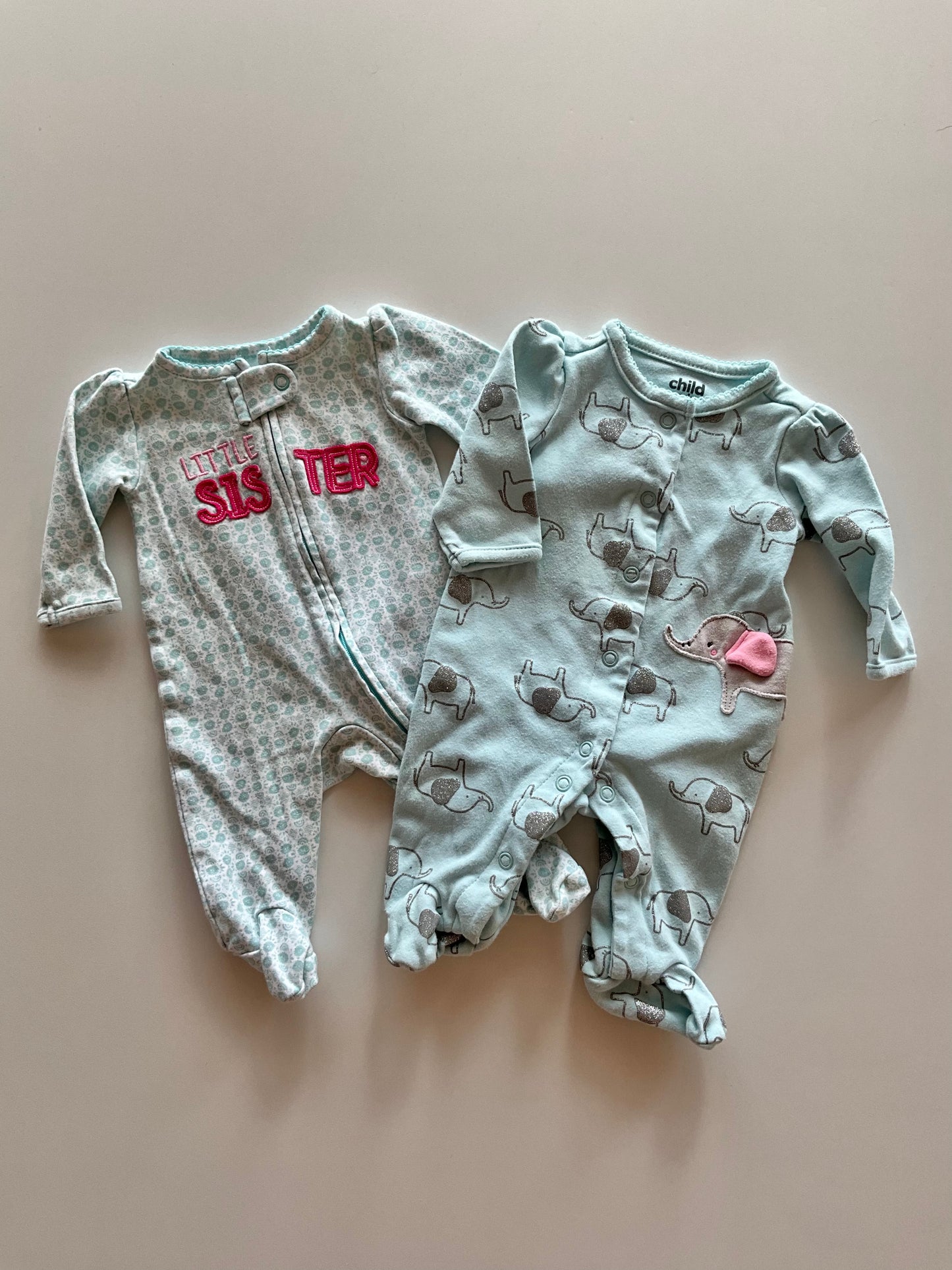 2 Pairs of Blue Feminine Sleepers
