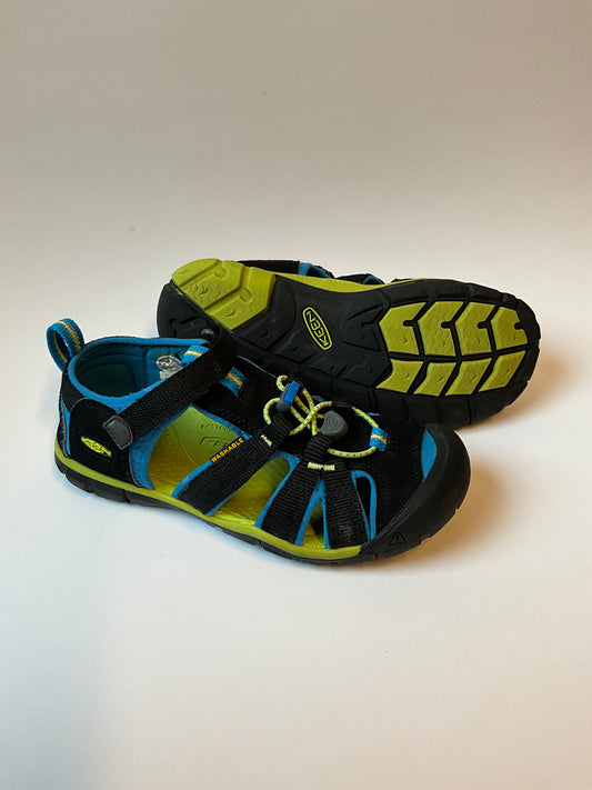 Black Blue & Green Keens - size 3