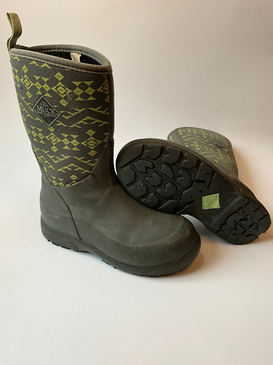Well Loved Muck Boots - size 1