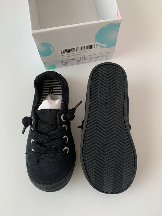 BNWT Black Size 9 Sneakers